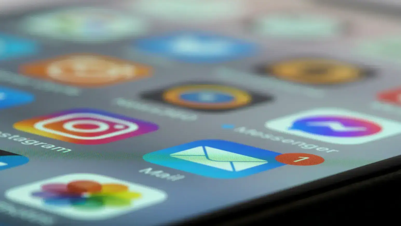 Top 5 Cold Email Outreach Tools for B2B Sales Teams in 2025