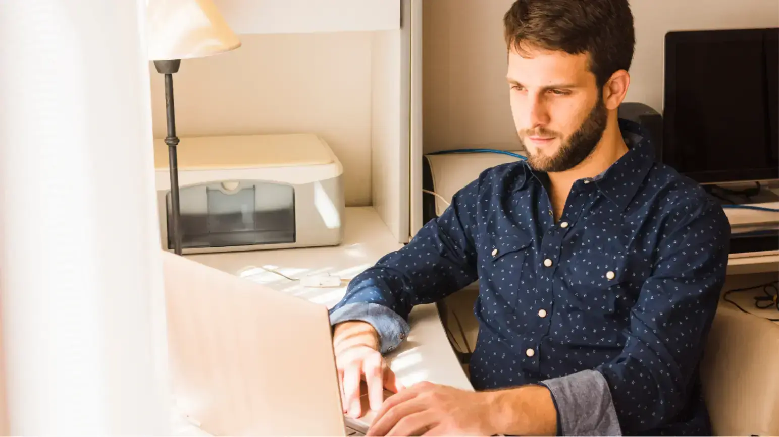 5 Tips for Standing Out in a Crowded Online Marketplace