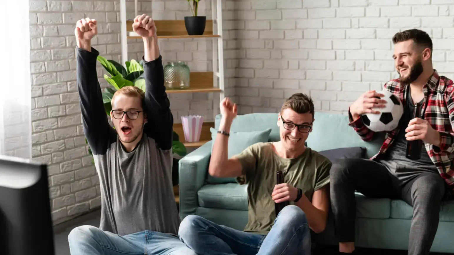 How Digital Tools Are Revolutionizing Fan Engagement in Sports