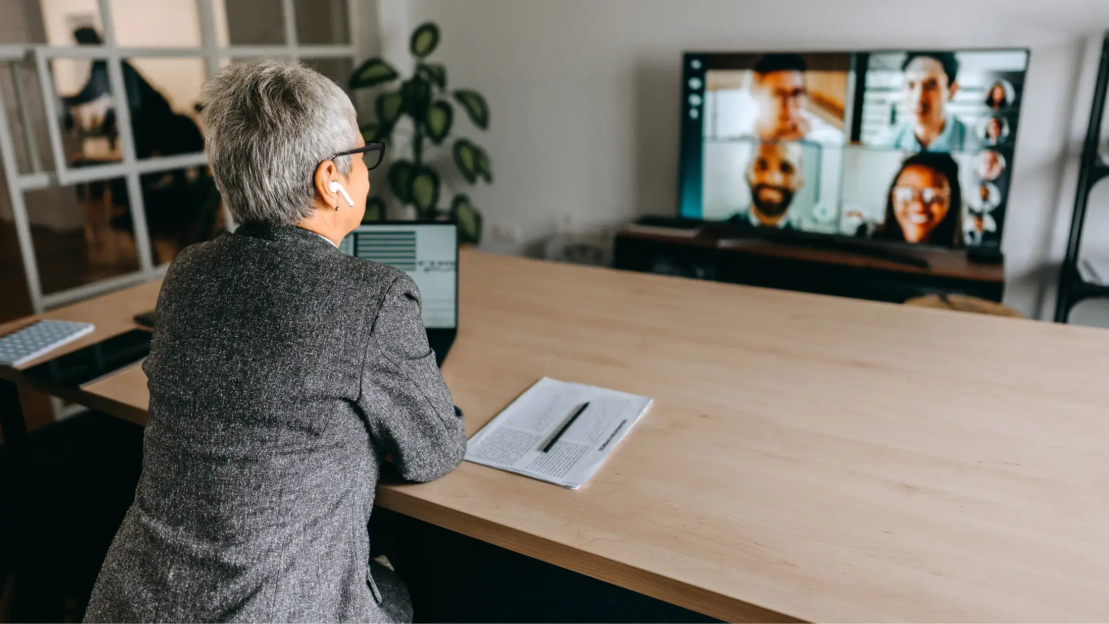 Keeping Remote Workers Engaged With Office Team Members (5 Ways)