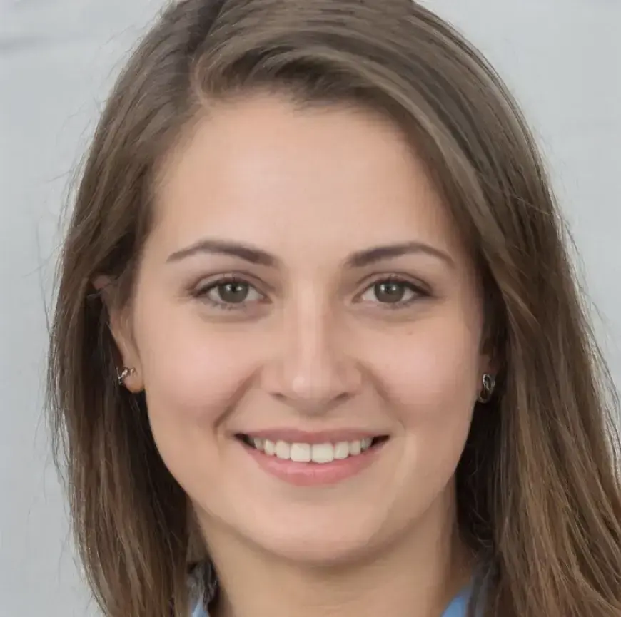 alisa-serikova-headshot