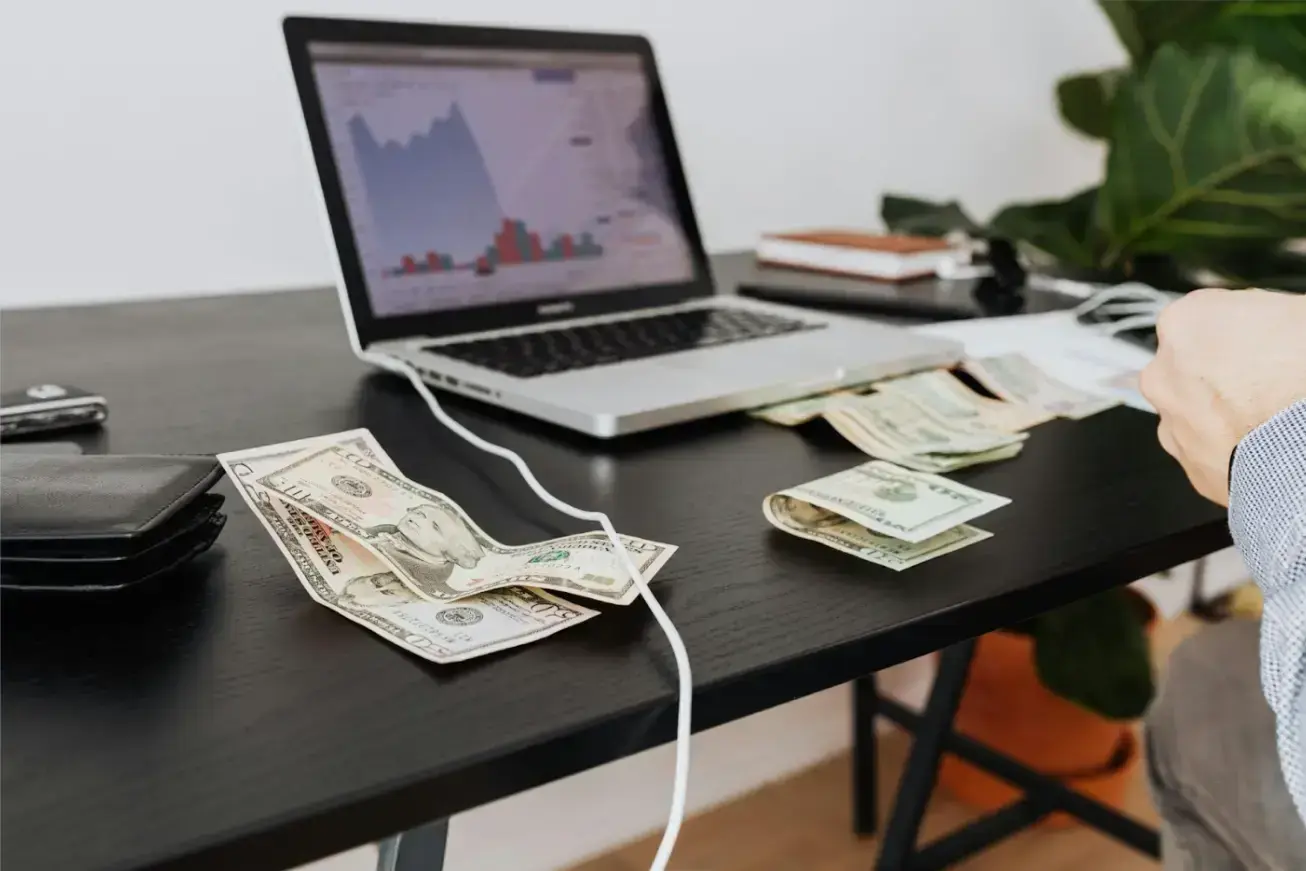 bank-notes-on-the-table