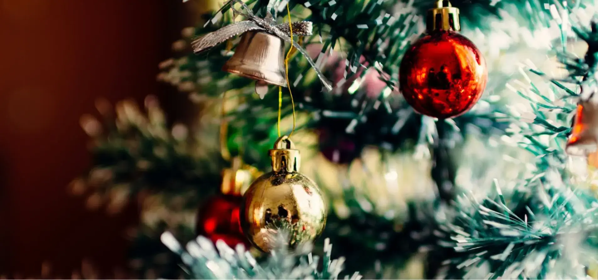 bauble-balls-hang-on-christmas-tree