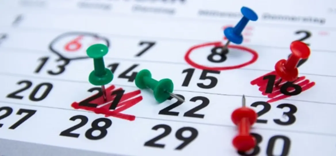 calendar-marked-with-regular-intervals