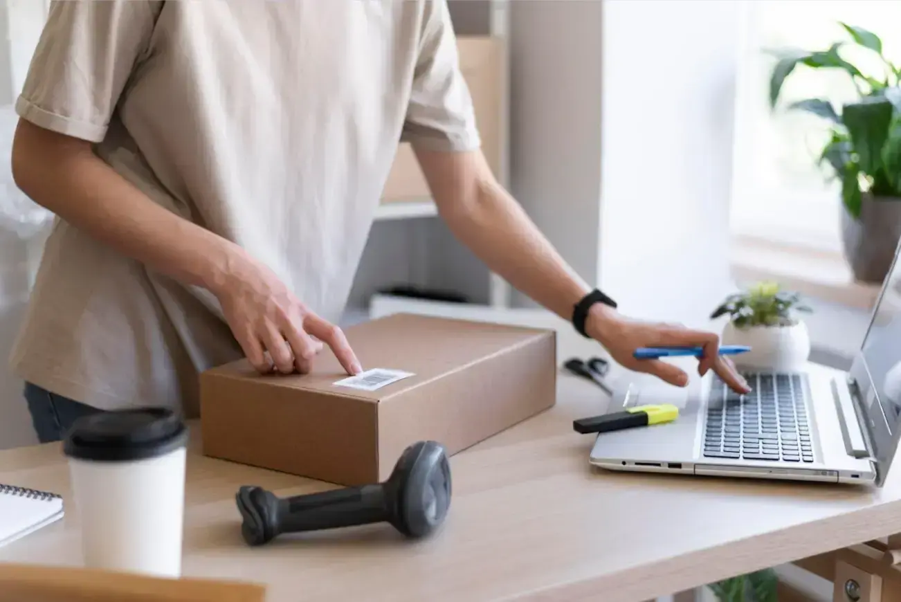 close-up-hand-typing-keyboard