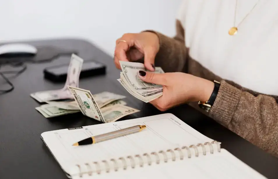 counting-money-from-sales