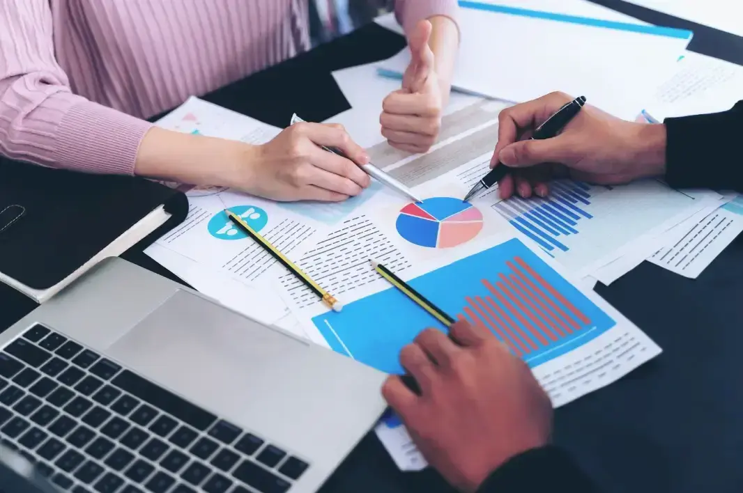 coworkers-reviewing-market-audience-research