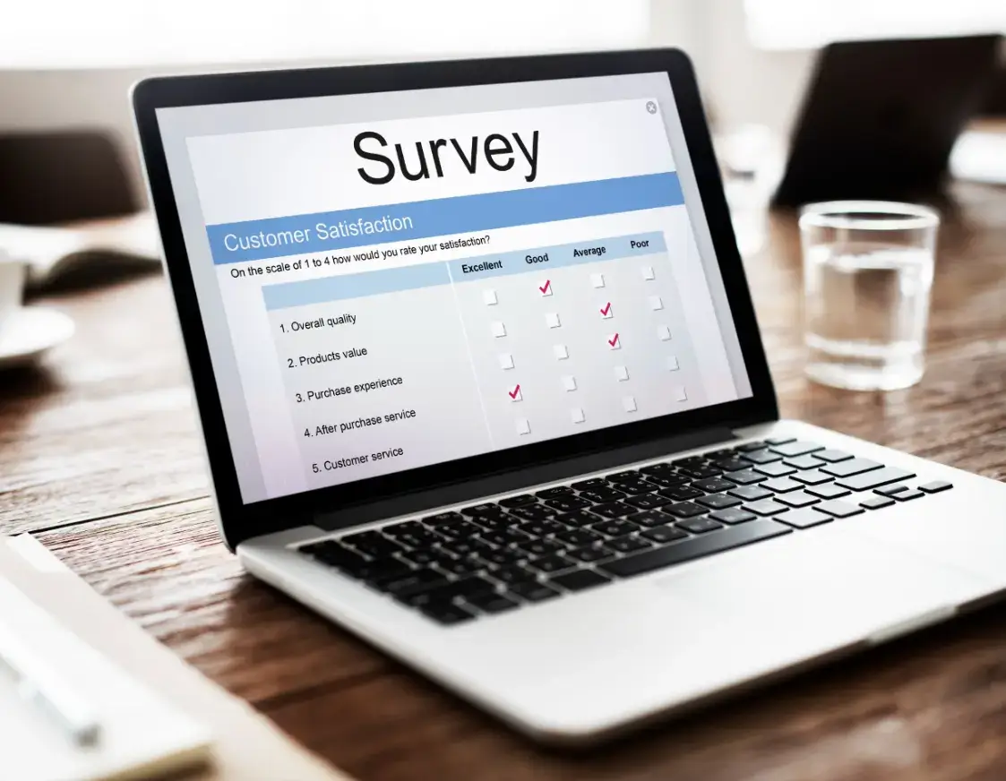 free-photocustomer-satisfaction-online-survey-form