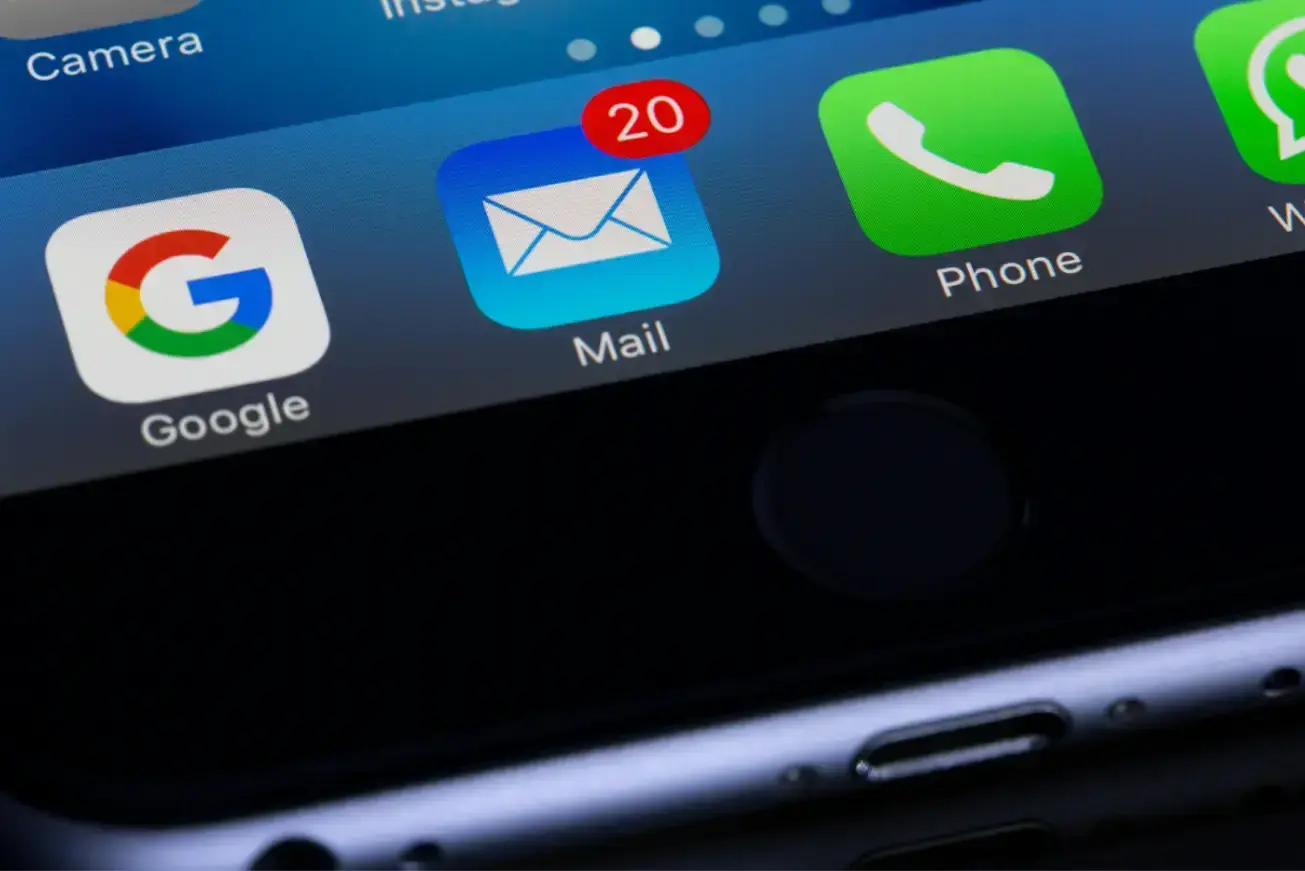 mail-icon-on-phone-screen