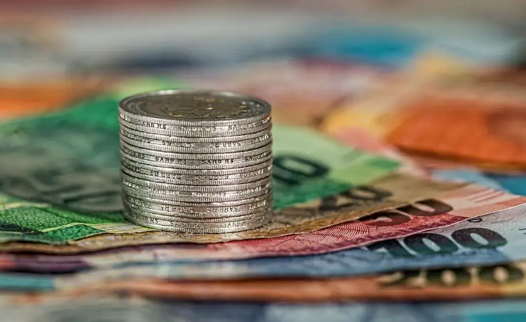 marketing-budget-money