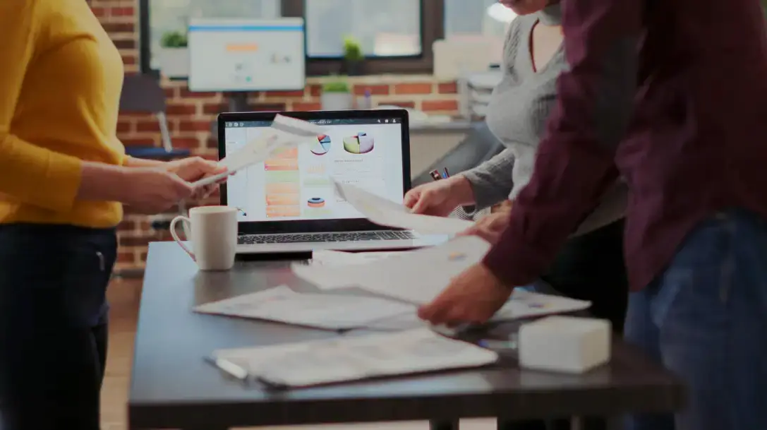 marketing-team-working-on-a-project