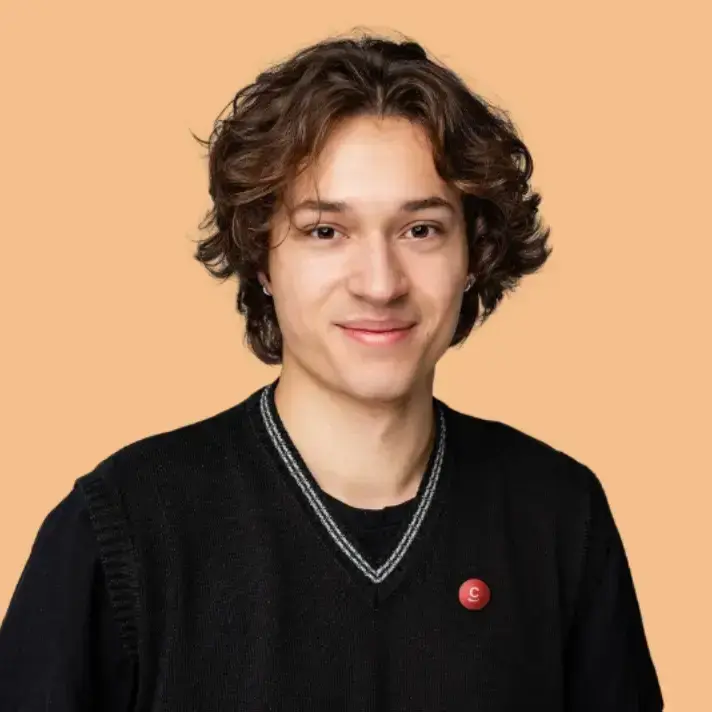 mateusz-klus-headshot