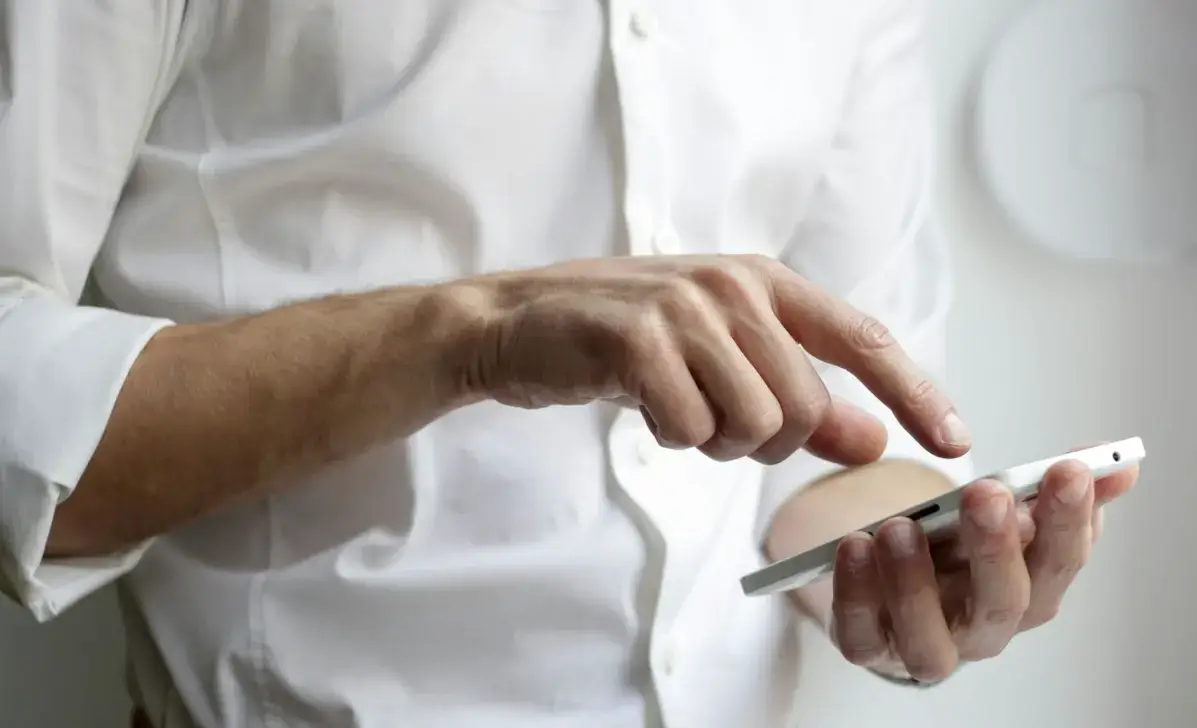 patient-checking-telehealth-app