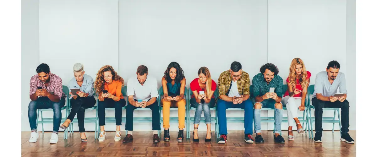 people-using-social-media-on-mobile