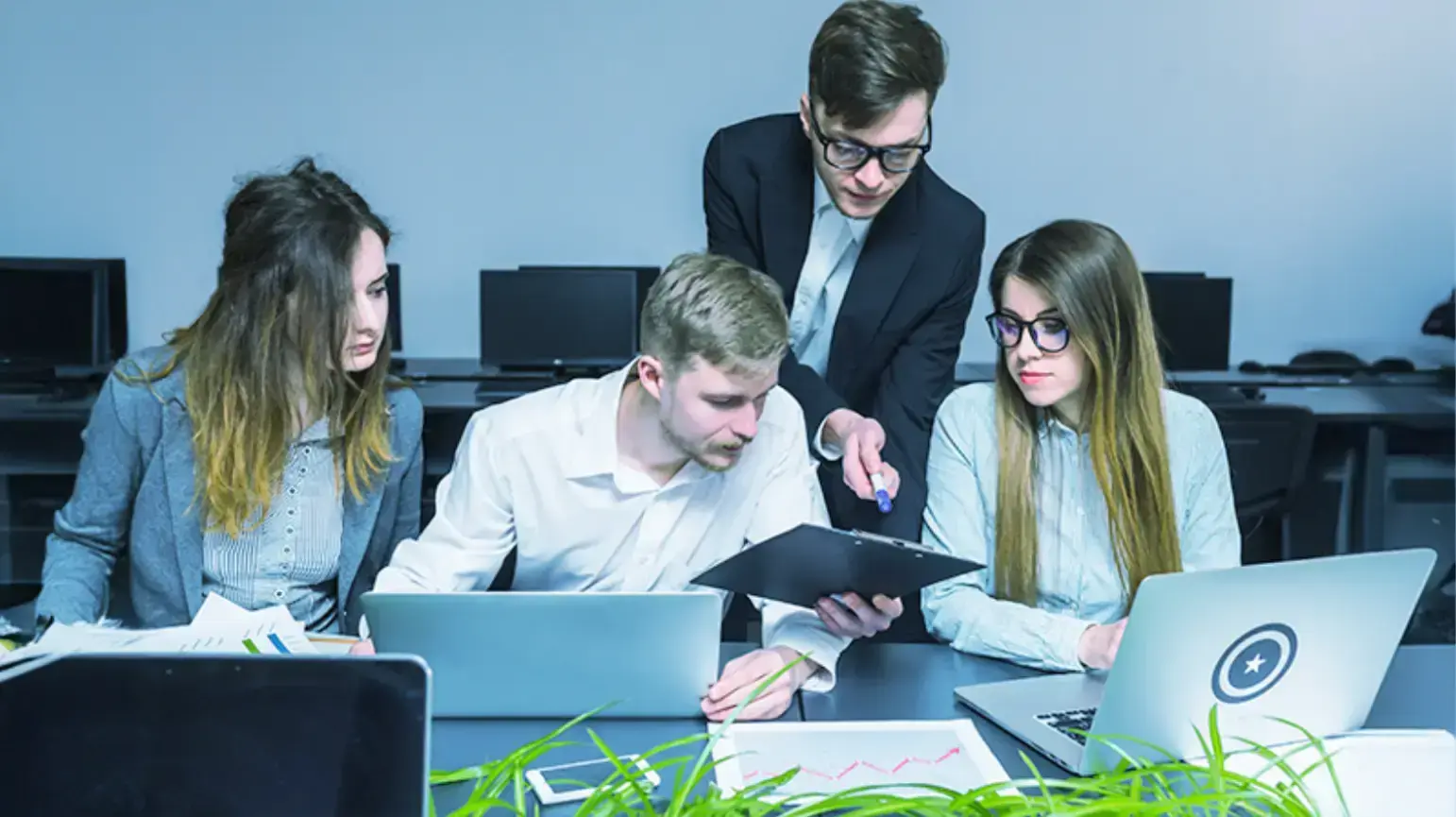 people-working-together