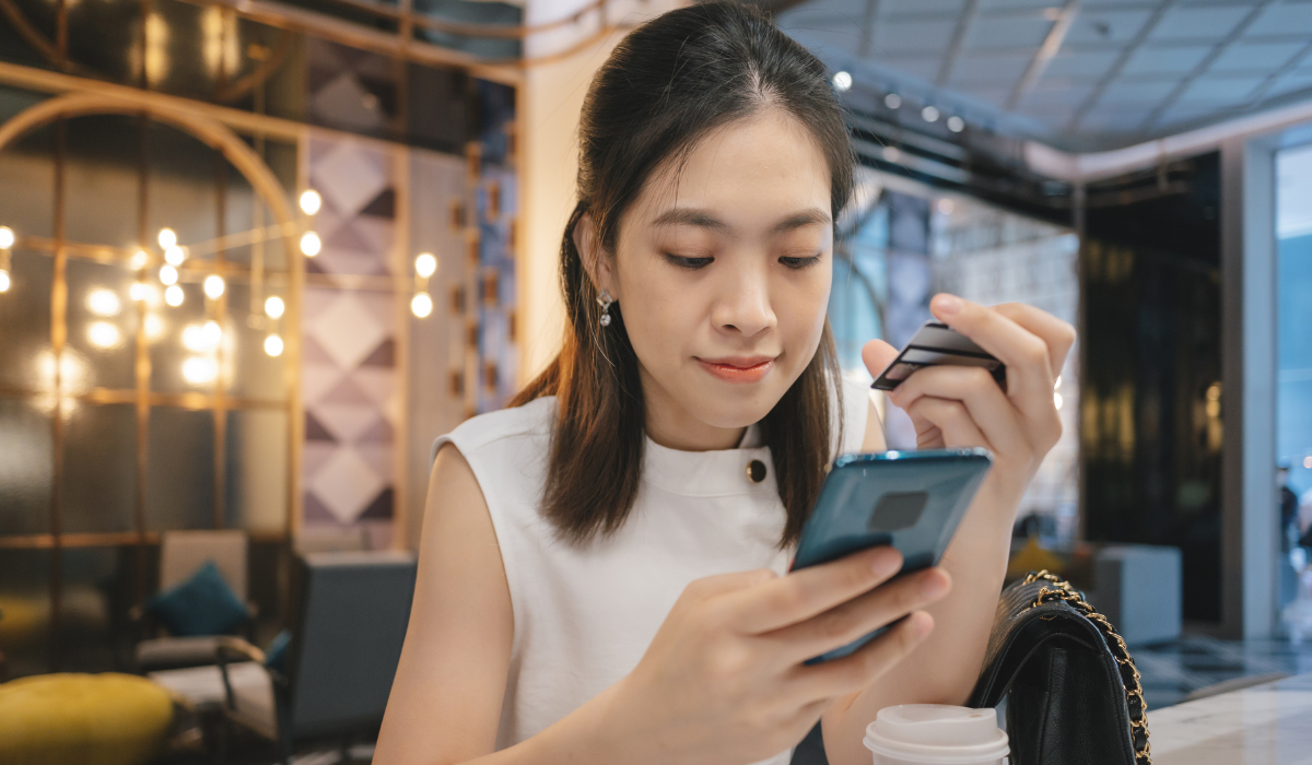 person-using-bnpl-to-make-an-online-purchase