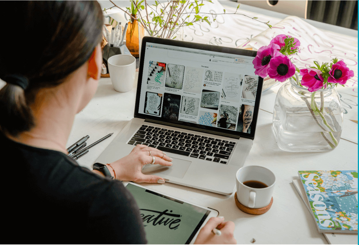 woman-on-computer-using-pinterest-aesthetic